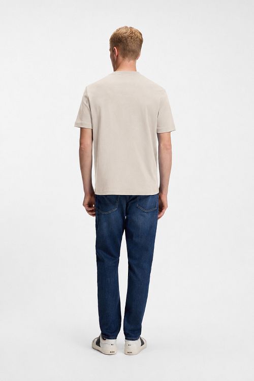 Camiseta BOSS Interlock en beige Model / Achterkant