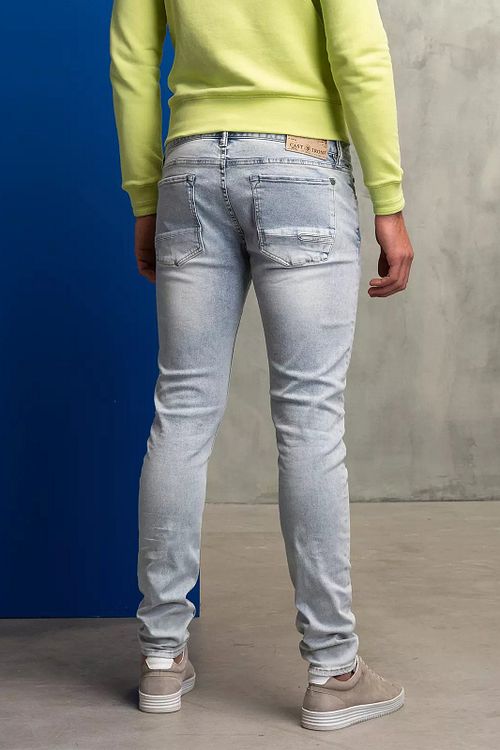 Cast Iron Riser Jeans Lysegrå Bright Wask Model / Achterkant