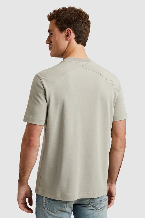 Cast Iron T-shirt Ljusgrön Model / Achterkant