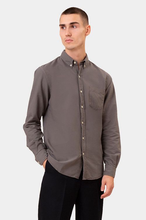 Colorful Standard Hemd Storm Grey Model / Voorkant