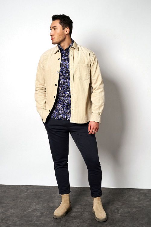 Desoto Chemise Kent Fleurs Marine Model / Sfeerbeeld