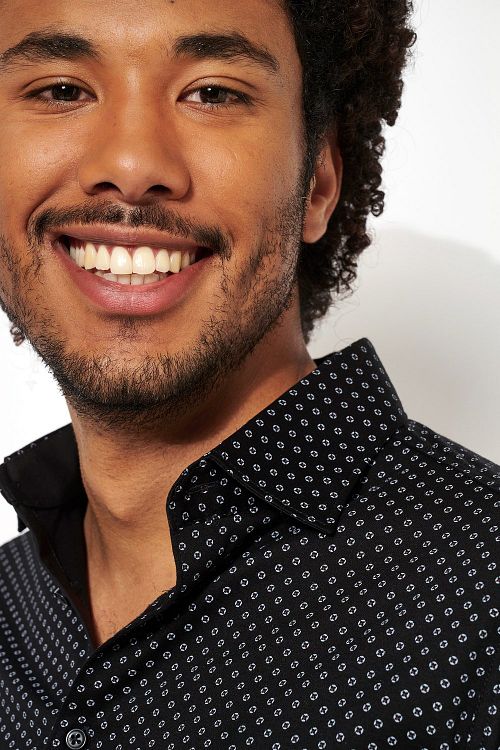 Desoto Skjorta Kent Grafisk Tryck Svart Model / Detail