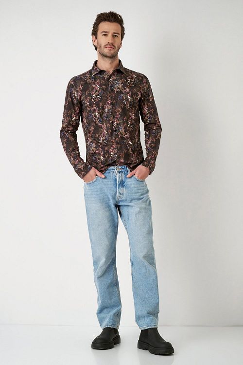 Desoto Skjorte Print Raw Umber Jungle Brown Model / Voorkant