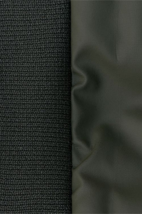 Rains Bodywarmer Trekker Donkergroen Product / Detail