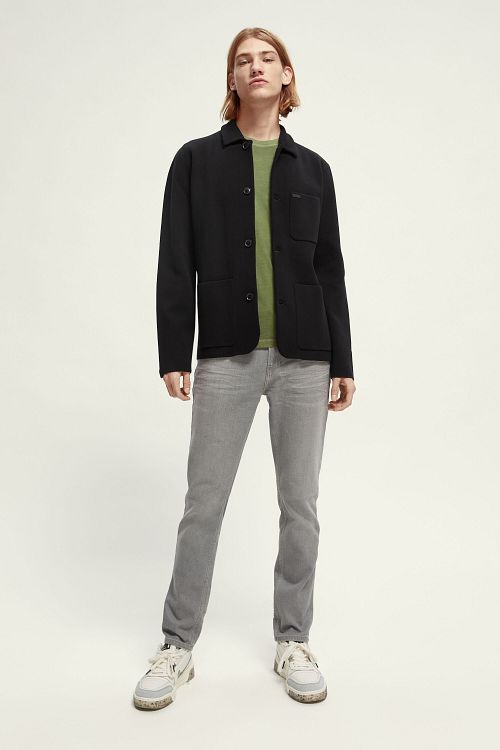 Scotch and Soda Skim Jeans Grau Model / Voorkant