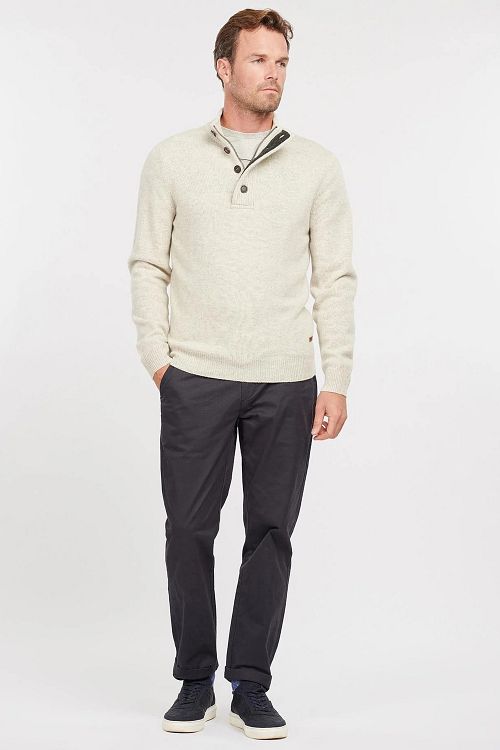 Barbour Mocker Sweater Merino Wool Light Beige Model / Voorkant