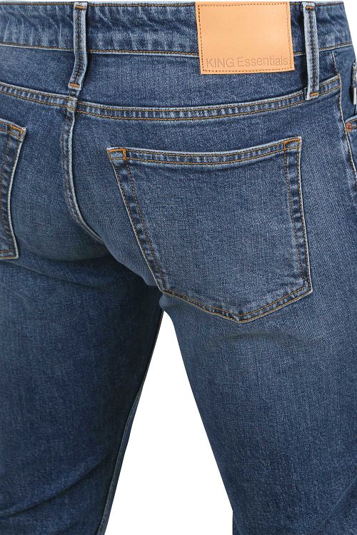 King Essentials The Jason Jeans Mittenblau Product / Detail