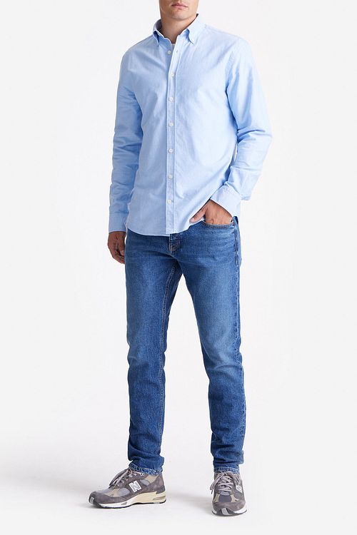 King Essentials The Tommy Oxford Skjorte Lyseblå Model / Voorkant