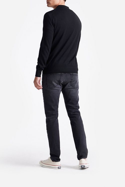 King Essentials The Robert Long Sleeve Poloshirt Merino Schwarz Model / Achterkant