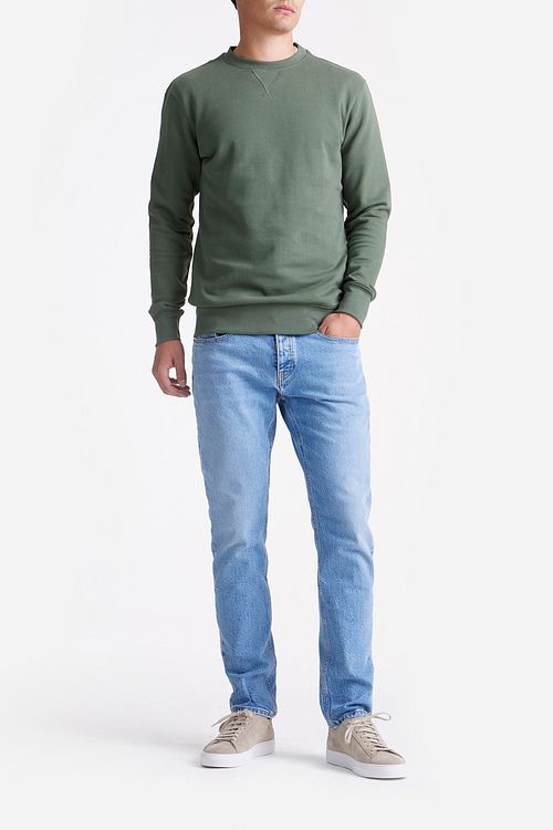 King Essentials The George Sweater Olijfgroen Model / Voorkant