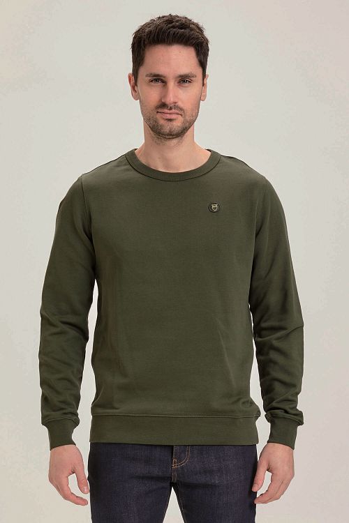 KnowledgeCotton Apparel Pull Elm Vert Foncé Model / Voorkant