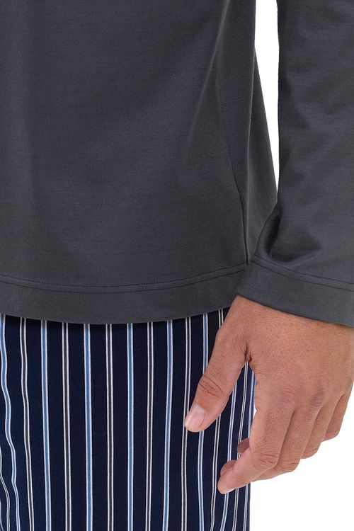Mey Pyjama Portimo Long Gris Model / Detail