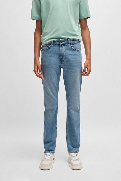 Jeansy BOSS Delaware w odcieniu Bright Blue Model / Voorkant
