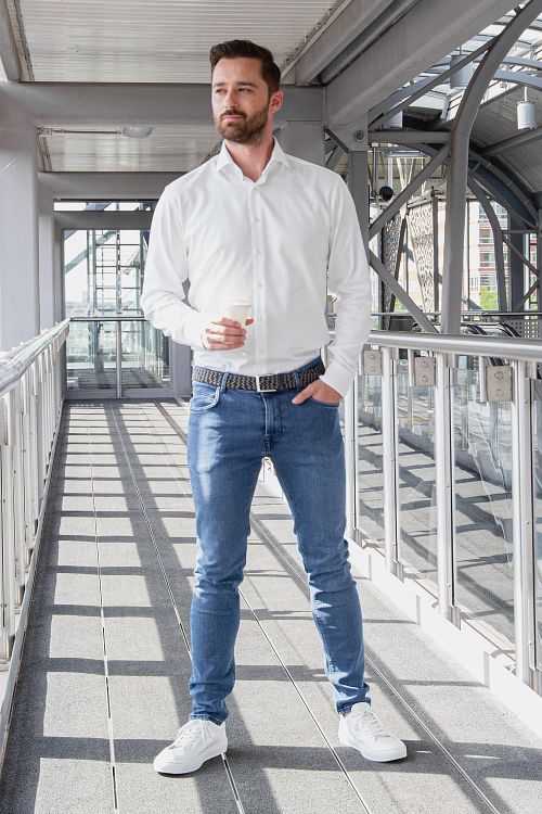 Passande Hume Jeans Mitternachtsblau Model / Voorkant
