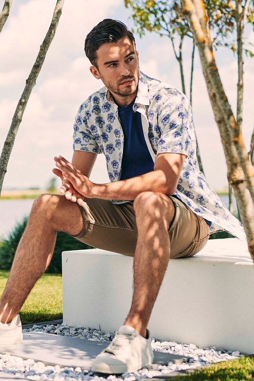 Passerende Kant Kort Khaki Model / Voorkant med Bram