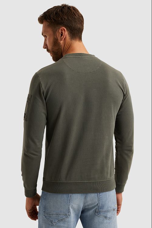 PME Legend Sweater Logo Beluga Grün Model / Achterkant