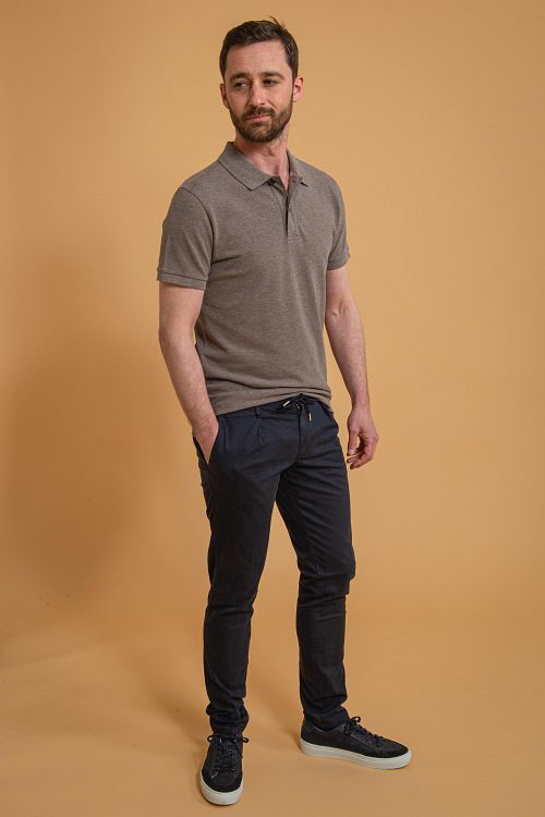 Profuomo Chino Mørkeblå Model / Voorkant