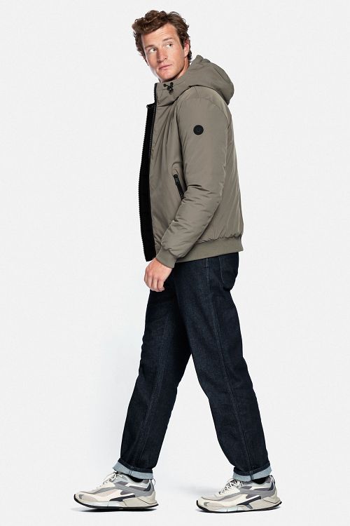 Reset Esbjerg Jacke Grün Model / Voorkant