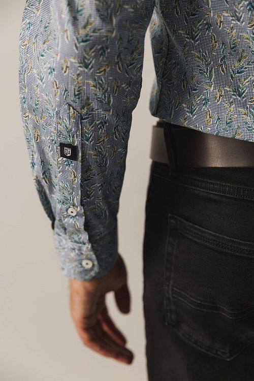 State of Art Chemise Poplin Impression Vert Model / Detail