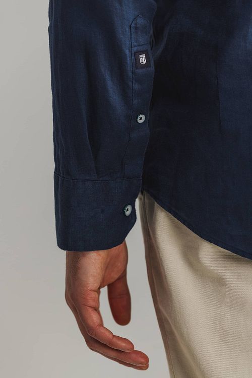 State Of Art Hemd Leinen Navy Model / Detail