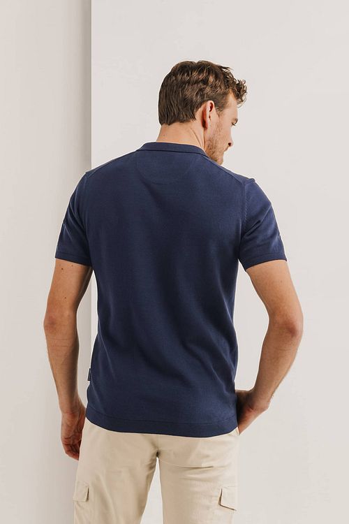 State of Art strikket polo – marineblå Model / Achterkant