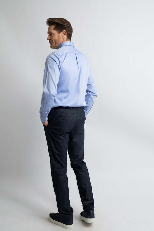 Steppin' Out Chemise Regular Fit Dobby Bleu Clair Model / Achterkant