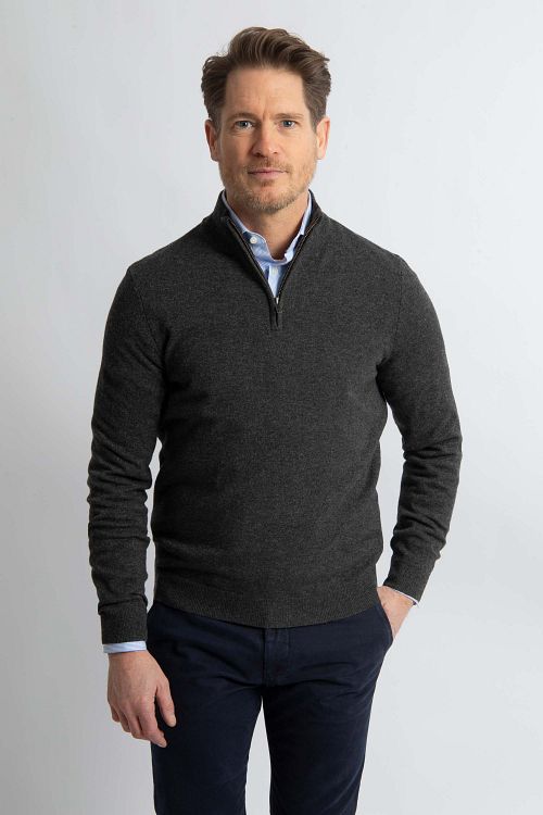 Steppin' Out Half Zip Trui Merinowol Antraciet Model / Voorkant