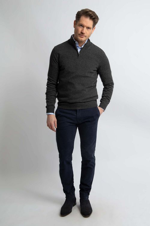 Steppin' Out Half Zip Trui Merinowol Antraciet Model / Zijkant