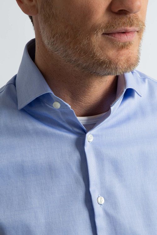 Steppin' Out Hemd Dobby Hellblau Model / Detail