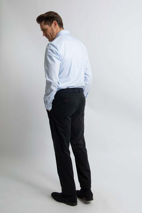 Steppin' Out Hemd Slim-Fit Twill Hellblau Model / Achterkant