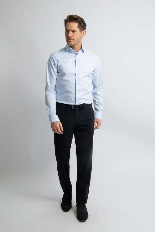 Steppin' Out Hemd Slim-Fit Twill Lichtblauw Model / Voorkant