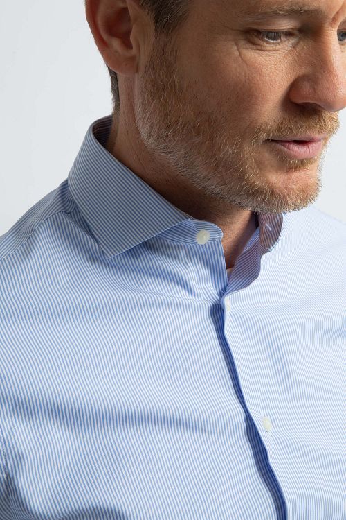 Steppin' Out Hemd Streep Lichtblauw Model / Detail