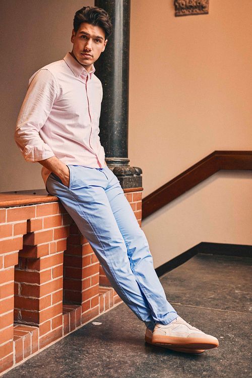 Koszula Steppin' Out z oxfordu w różowe paski Model / Voorkant