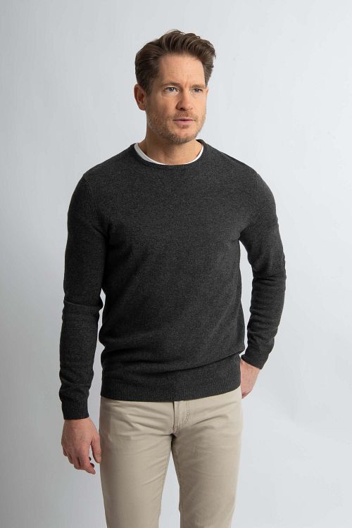 Steppin' Out Pullover Merinowolle Anthrazit Model / Voorkant