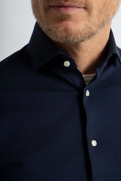 Steppin' Out Skjorta Stretch Piqué Marinblå Model / Detail