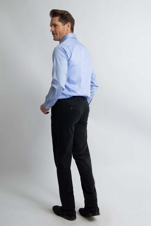 Steppin' Out Skjorte Dobby Lyseblå Model / Achterkant