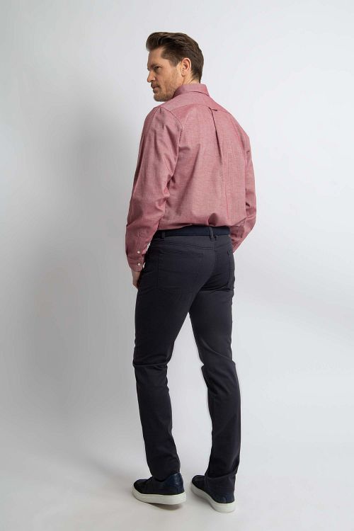 Steppin' Out Skjorte i Twill Rød Model / Achterkant
