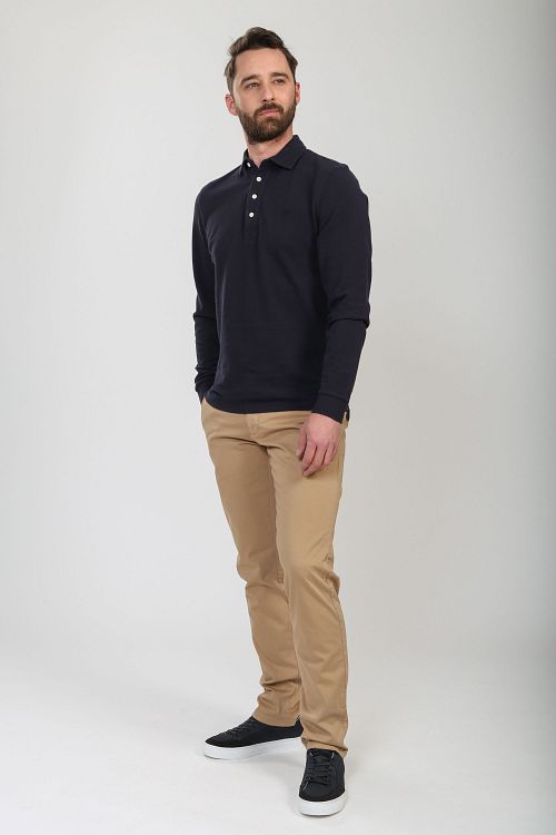 Suitable chino Sartre color cammello Model / Voorkant