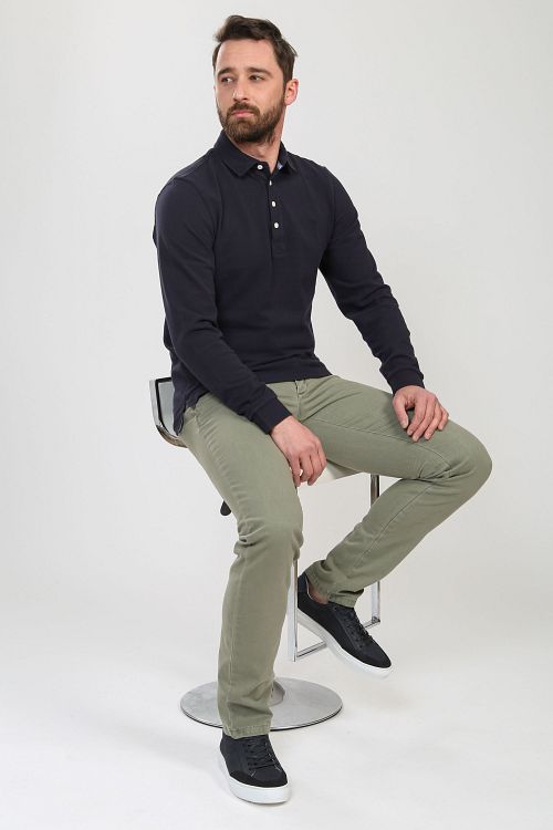 Suitable chino Sartre Oxford verde oliva Model / Voorkant