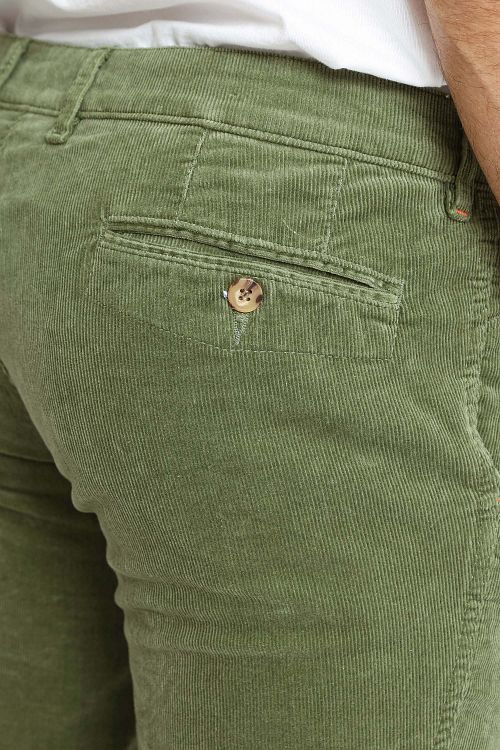 Suitable chinosy Plato z sztruksu – zielone Model / Detail