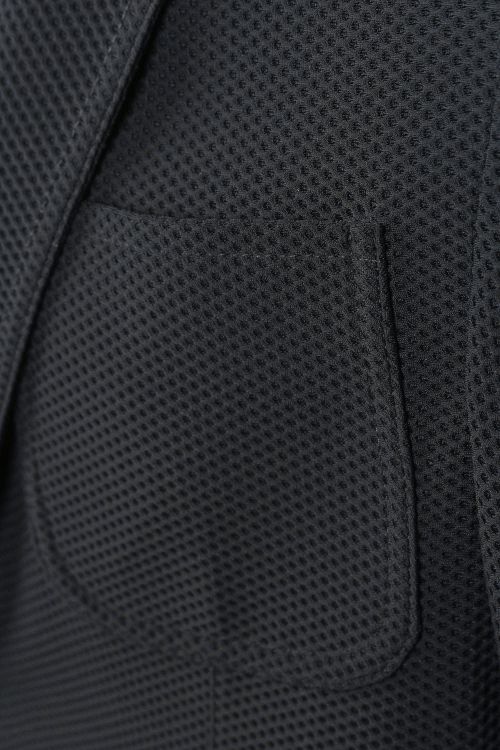 Suitable Reisejacke Schwarz Model / Detail