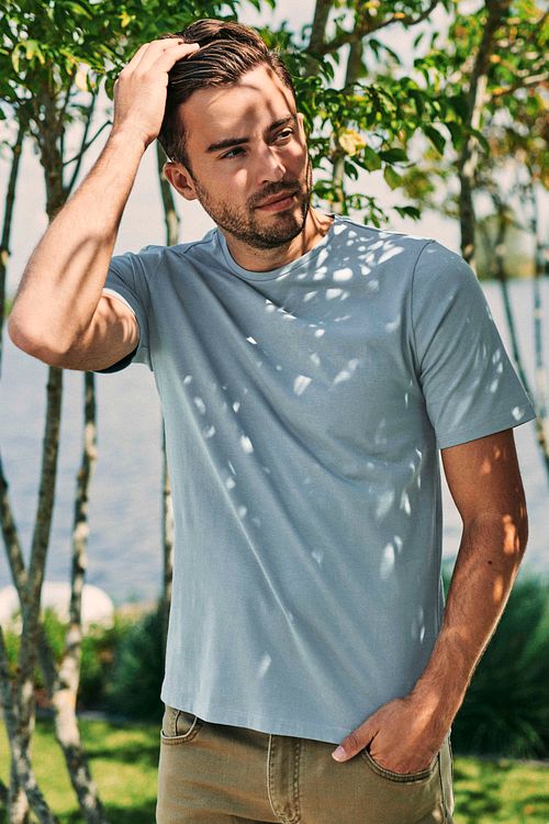 Suitable Respect T-Shirt Jim Steel Zielony Model / Voorkant z Bram