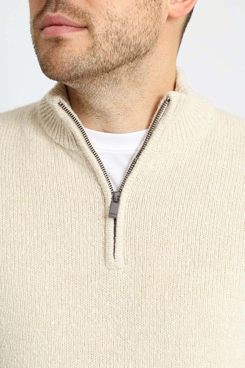 Suitable Half Zip Pullover z gotowanej wełny ecru Model / Detail