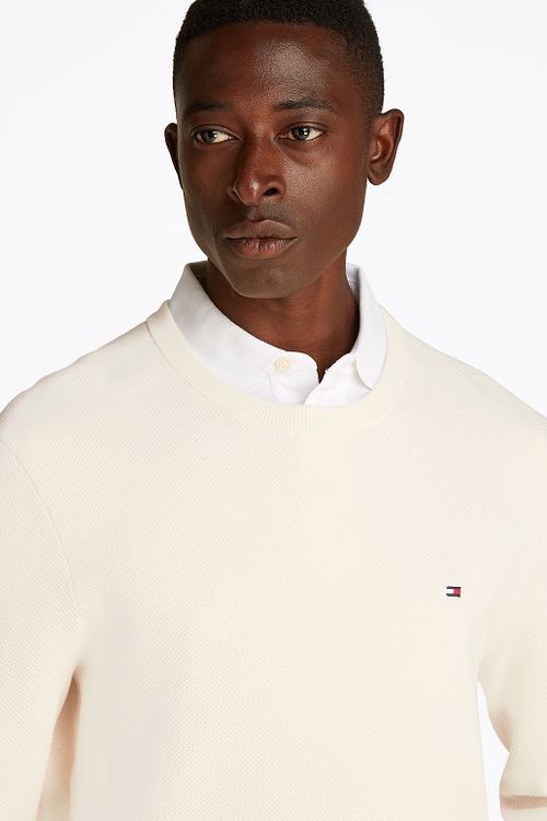 Sweter Tommy Hilfiger Structure w kolorze off-white Model / Detail