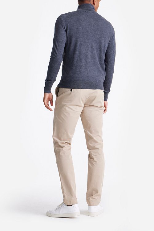 KING Essentials The Michael – sweter z krótkim zamkiem z wełny merino, antracytowy Model / Achterkant