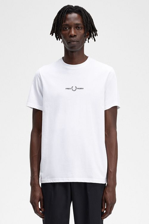 T-Shirt Fred Perry M4580 biały Model / Voorkant