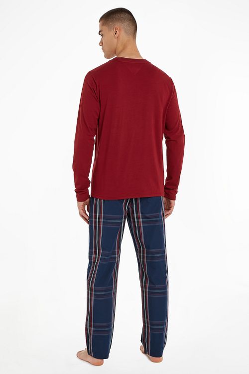Tommy Hilfiger Pyjamasæt i rød Model / Achterkant