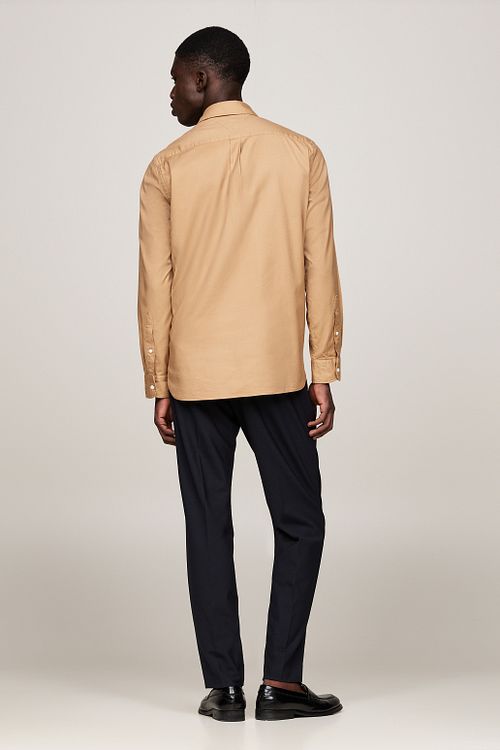 Tommy Hilfiger Overhemd Brushed Beige Model / Achterkant
