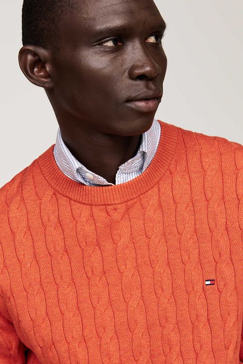 Sweter Tommy Hilfiger Cable w kolorze pomarańczowym Model / Detail