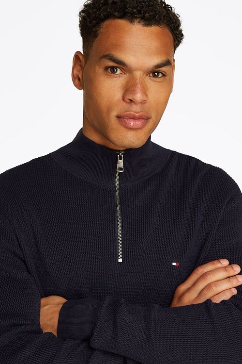 Tommy Hilfiger Racking Half-Zip Structure granatowy Model / Detail